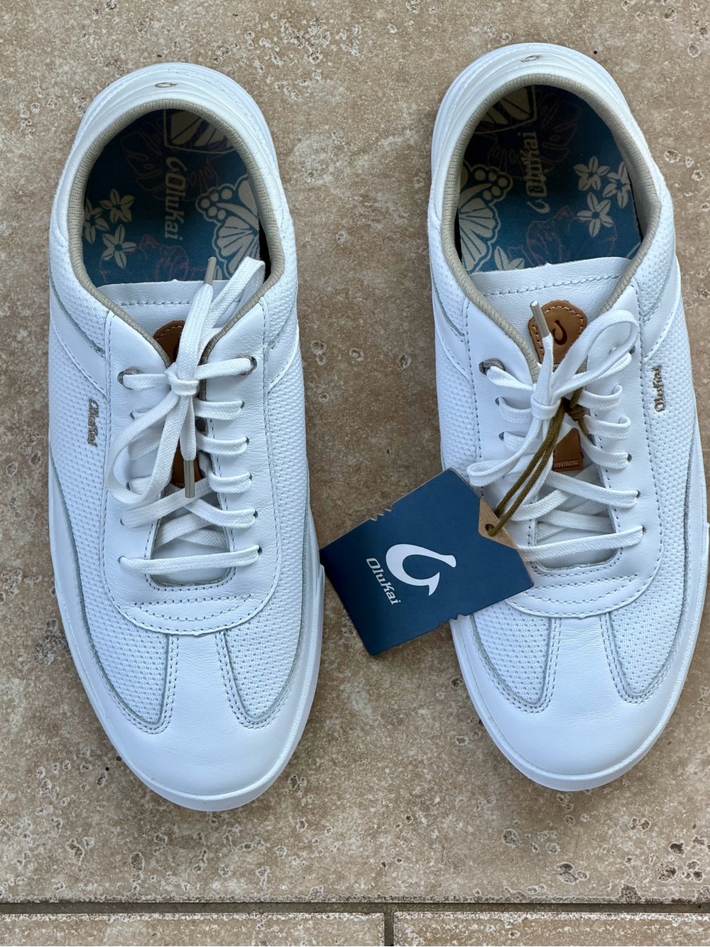 OluKai Women’s White Leather & Mesh Low-Top Sneakers size 10